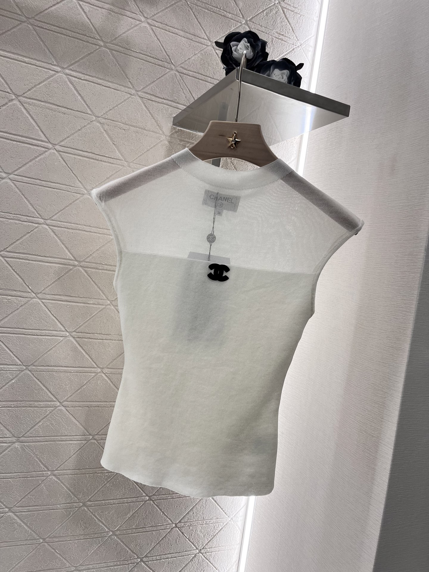 CHNEL25SS Crew Neck Sheer Knit Vest