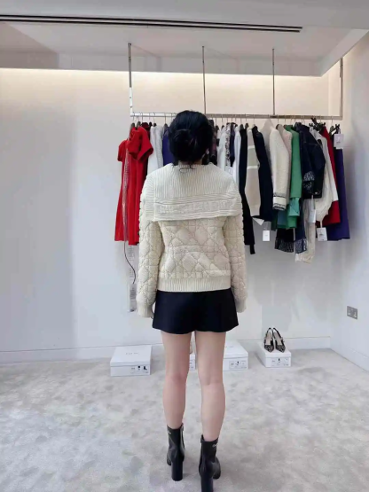 DIO White Rattan Check Navy Collar Cardigan