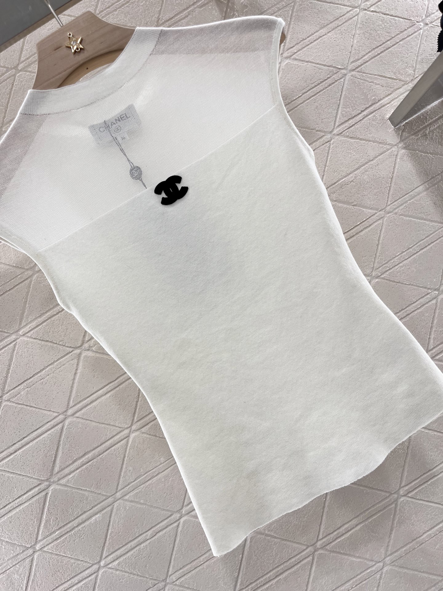 CHNEL25SS Crew Neck Sheer Knit Vest