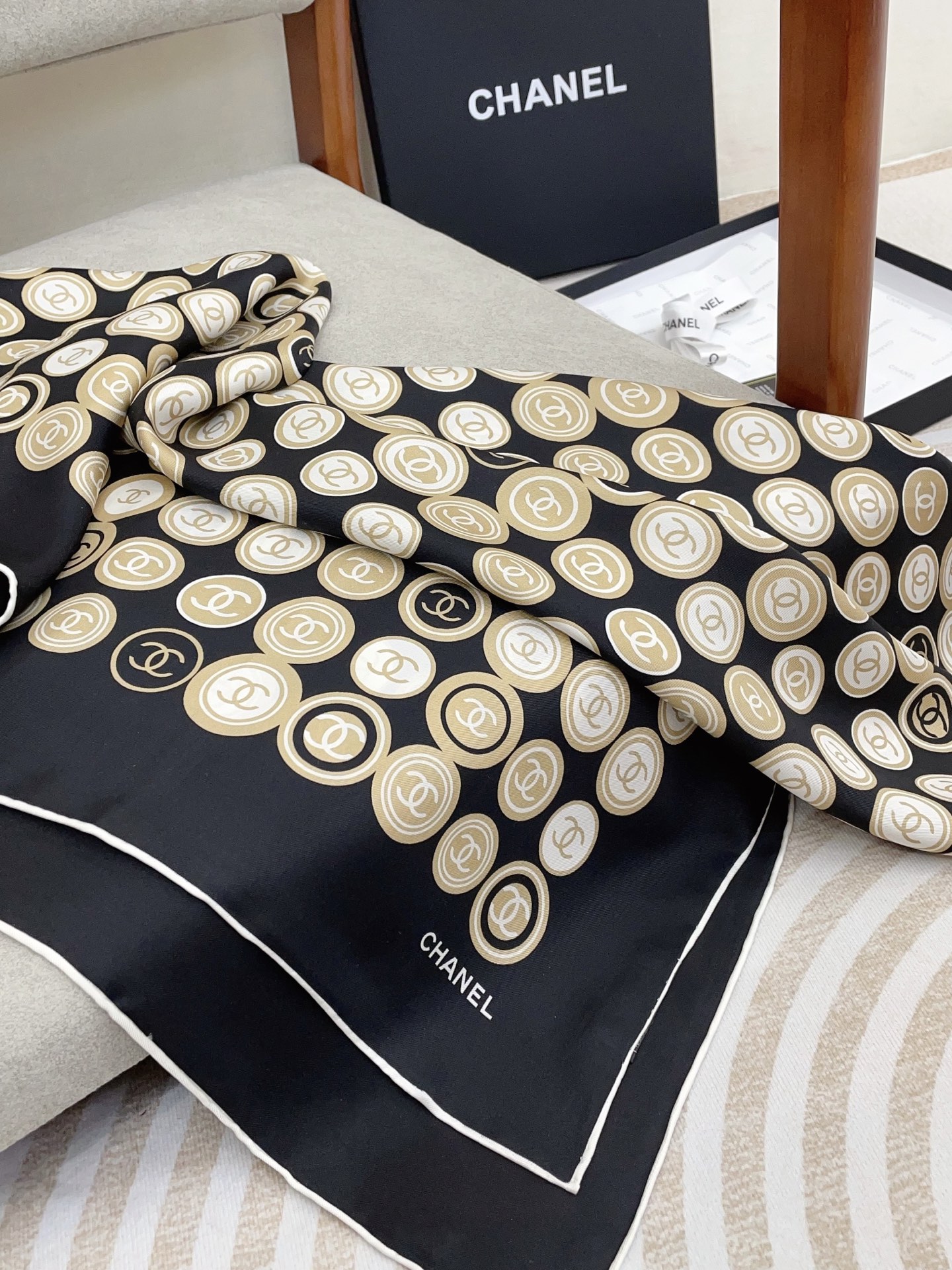 CHANE Colour Block 90x90cm Twill Silk Square Scarf