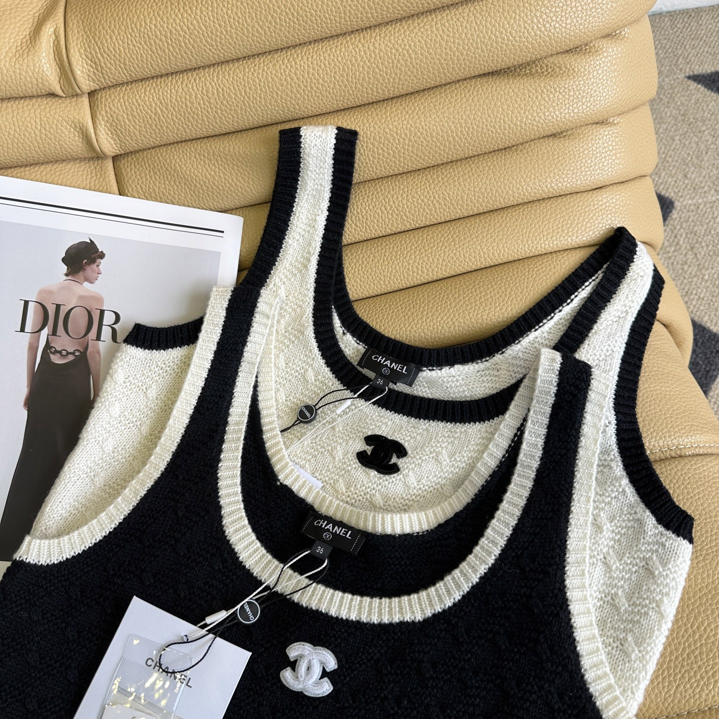 CHANE25SS black and white color clash knit undershirt