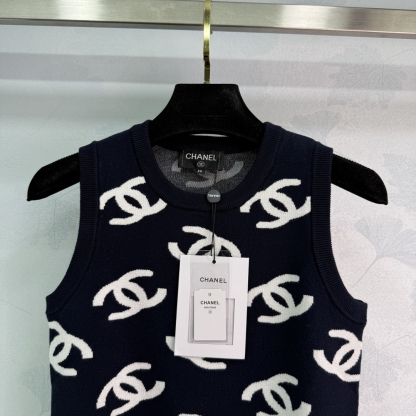 CHANE25SS Double C Crew Neck Knit Vest