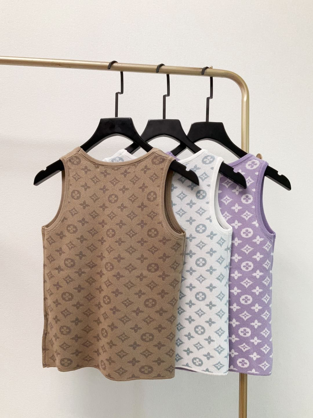 LU25SS Knit Crew Neck Sleeveless Tank Top