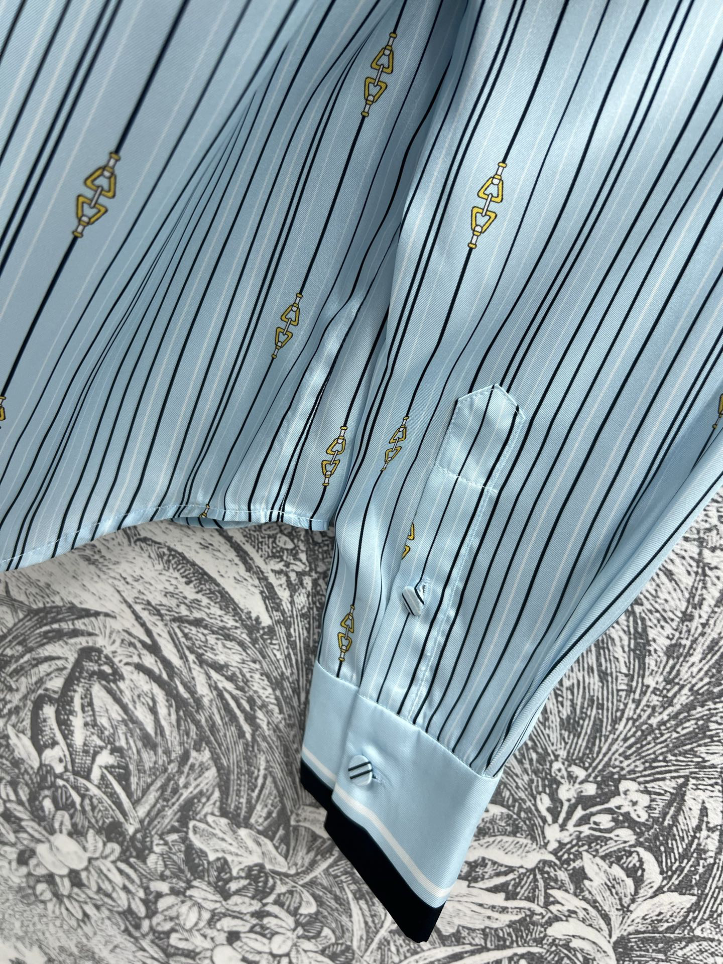 GUCC25SS Striped Saddle Button Pattern Lapel Shirt