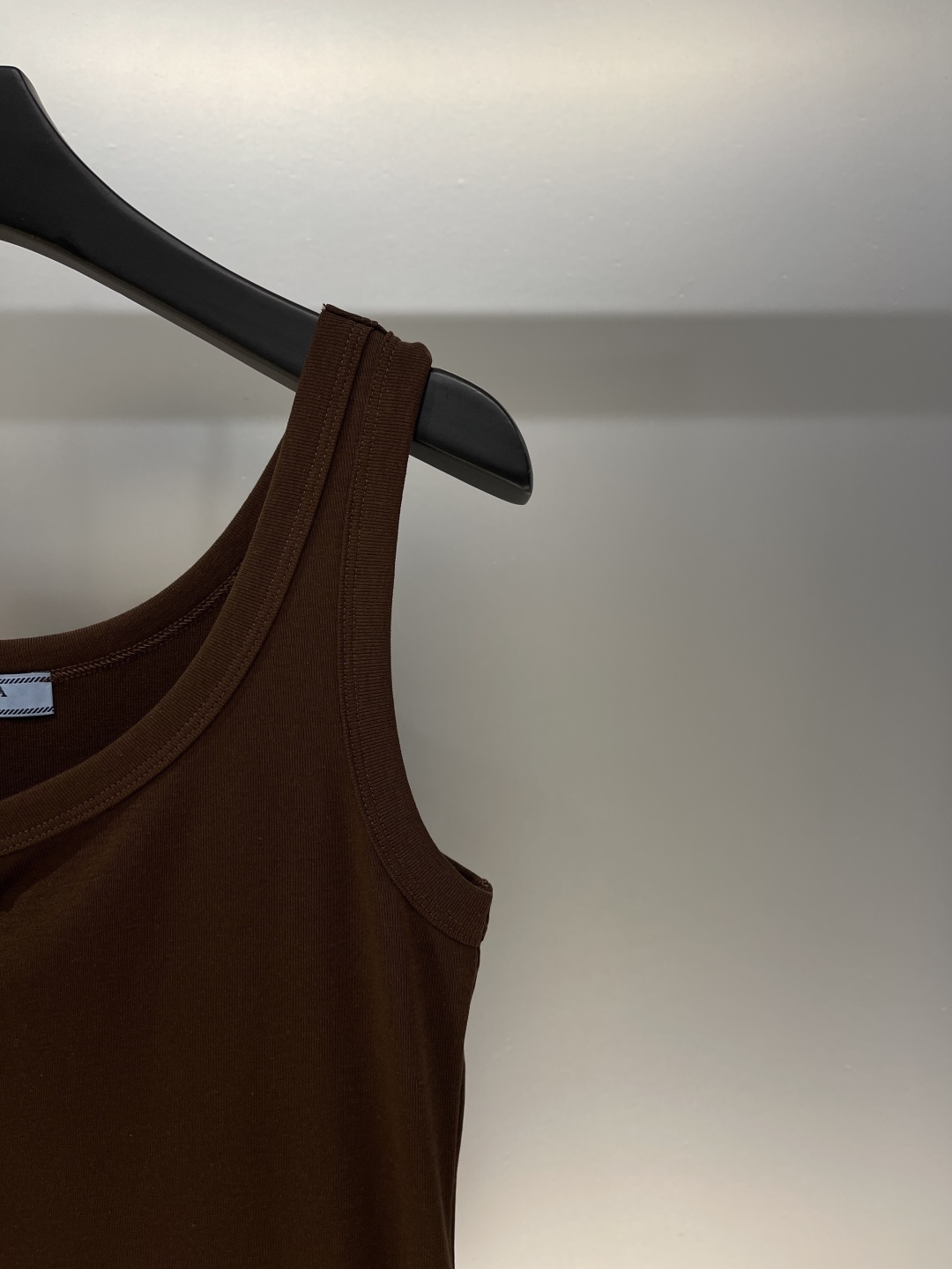 PRAD25SS Classic Threaded Peplum Triangle Label Vest