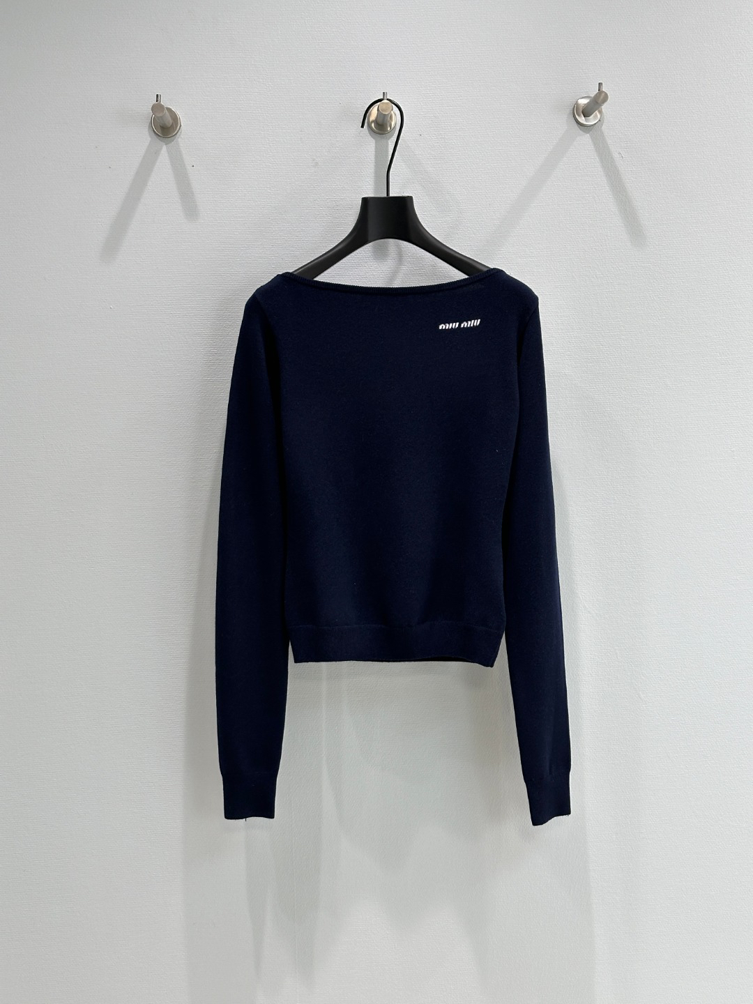 MIU25SS Logo Cashmere One Shoulder Long Sleeve Top