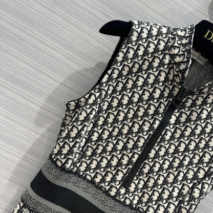 DIO three-dimensional knit jacquard dress