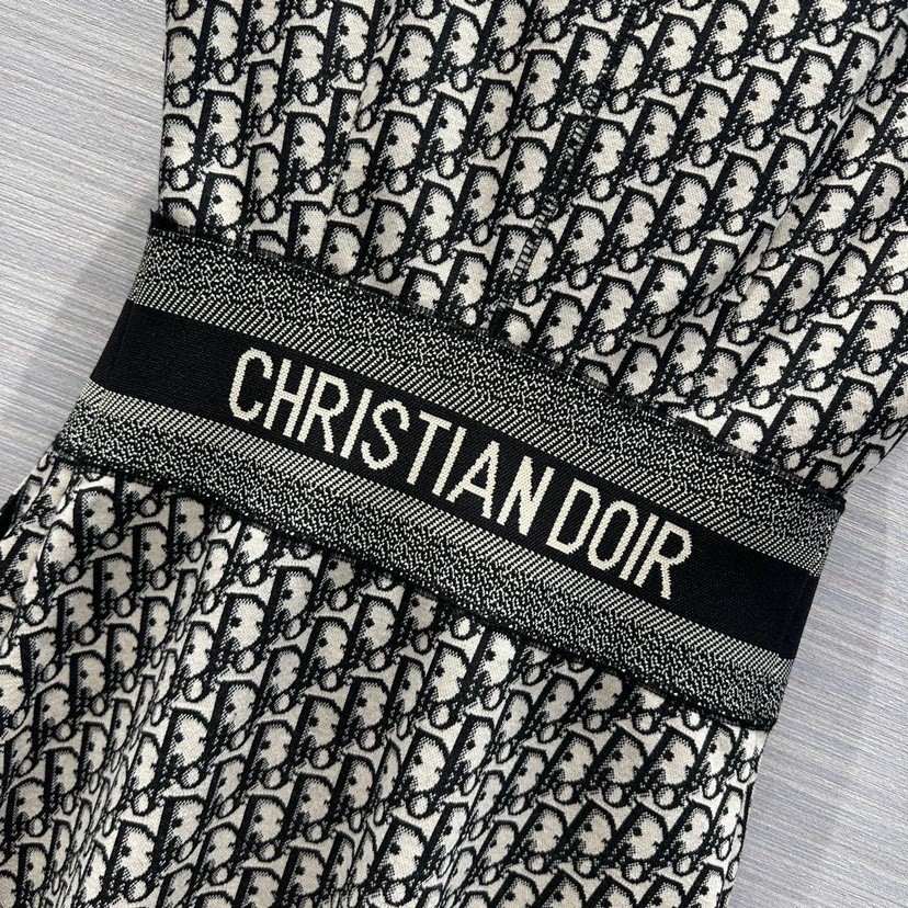 DIO three-dimensional knit jacquard dress