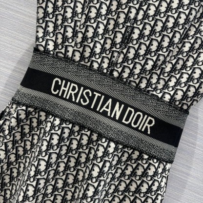 DIO three-dimensional knit jacquard dress