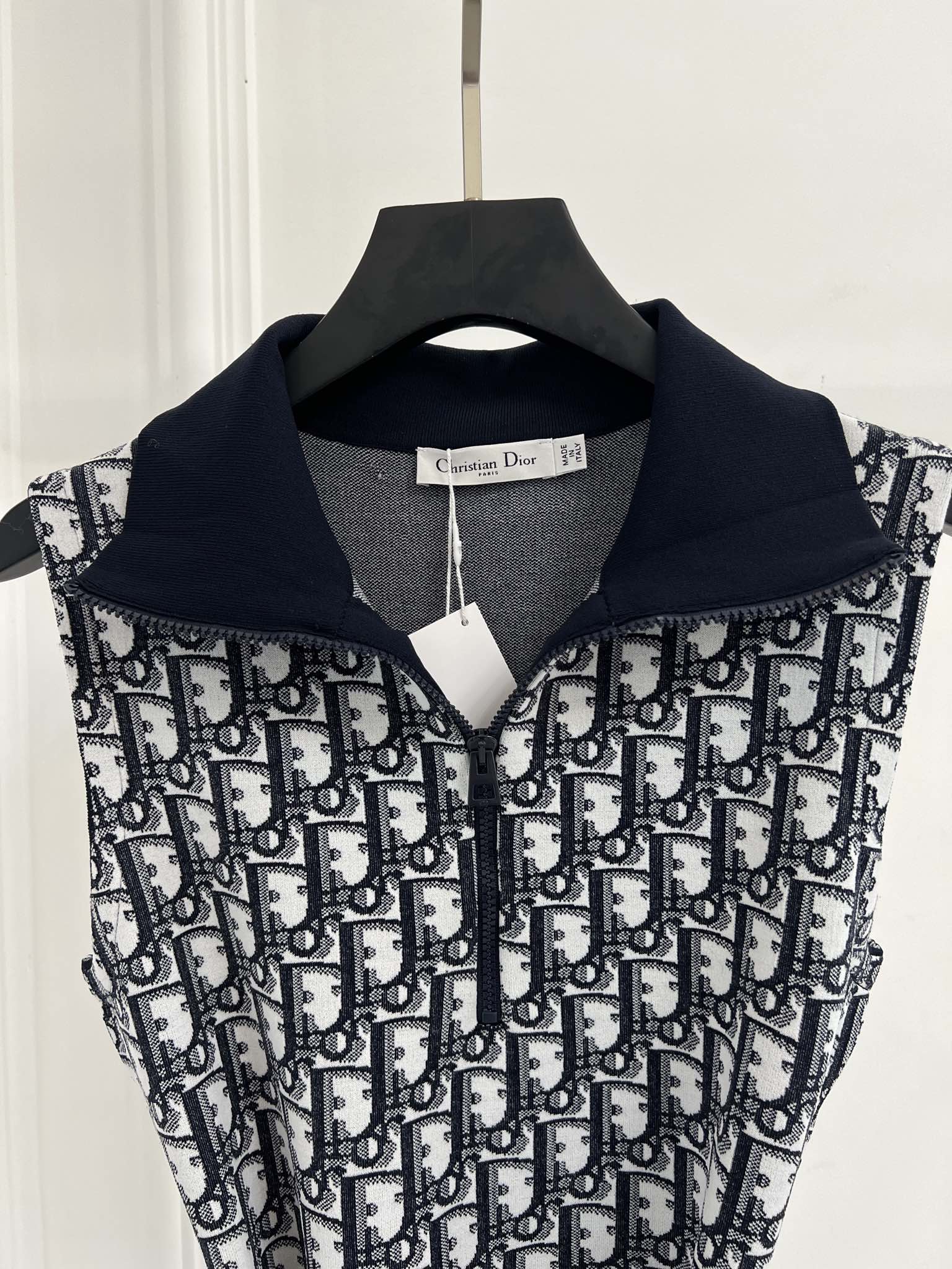 DIO Monogrammed Ribbed Neck Sleeveless Dress