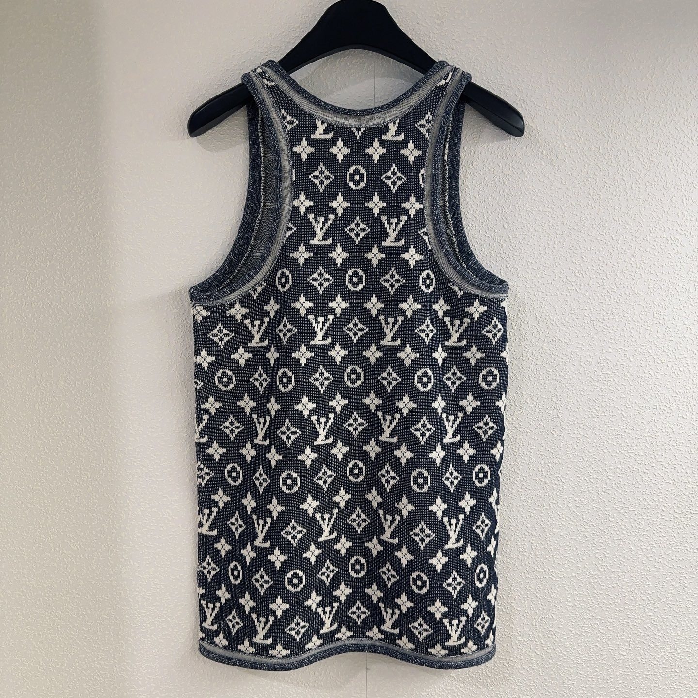 LU25SS Chain Logo Knit Vest