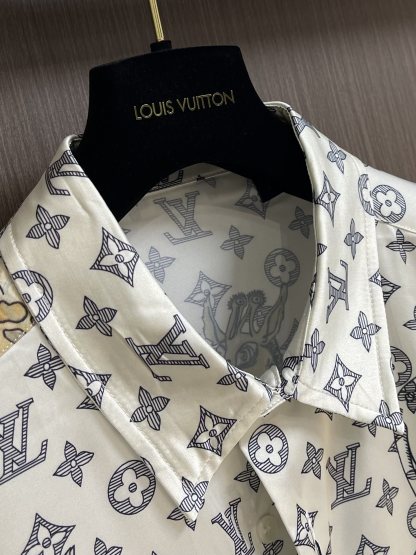 LU25SS Old Flower Animal Shirt