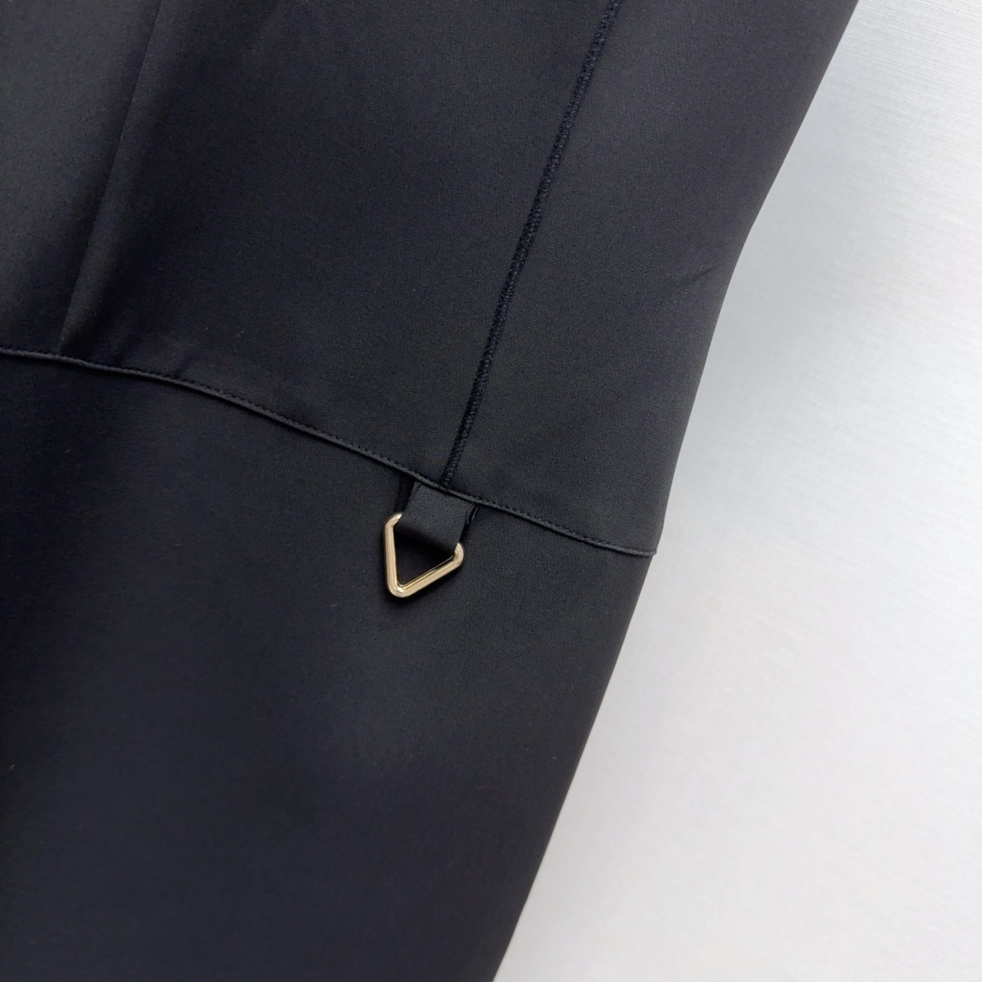 LU25SS Vintage French Doll Neck Black Dress