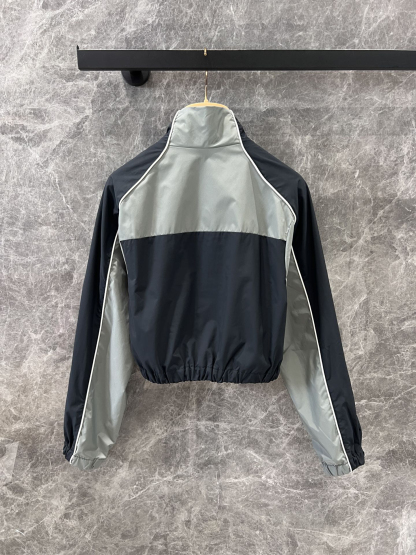 MIU25SS monogrammed appliquéd stand-up collar colorblocked short jacket