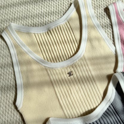 CHANE Tricolor Slim Knit Vest