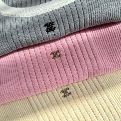 CHANE Tricolor Slim Knit Vest