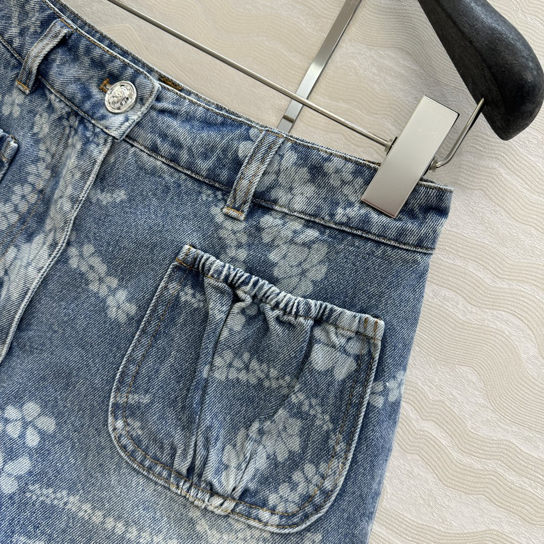 CHANE25SS Beaded Chain Denim Shorts