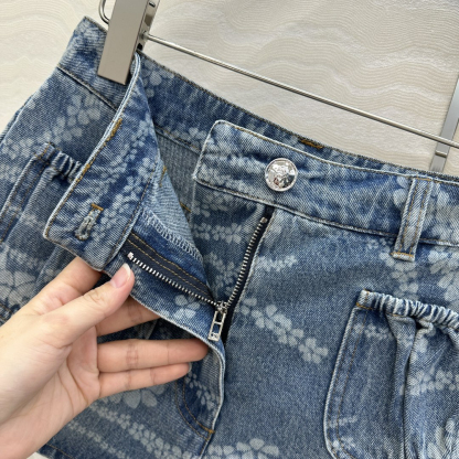 CHANE25SS Beaded Chain Denim Shorts