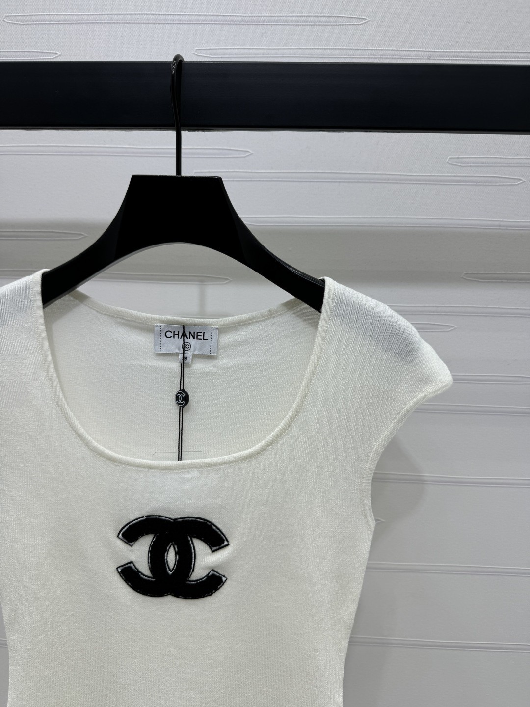 CHANE25SS Square Neck Knit Vest