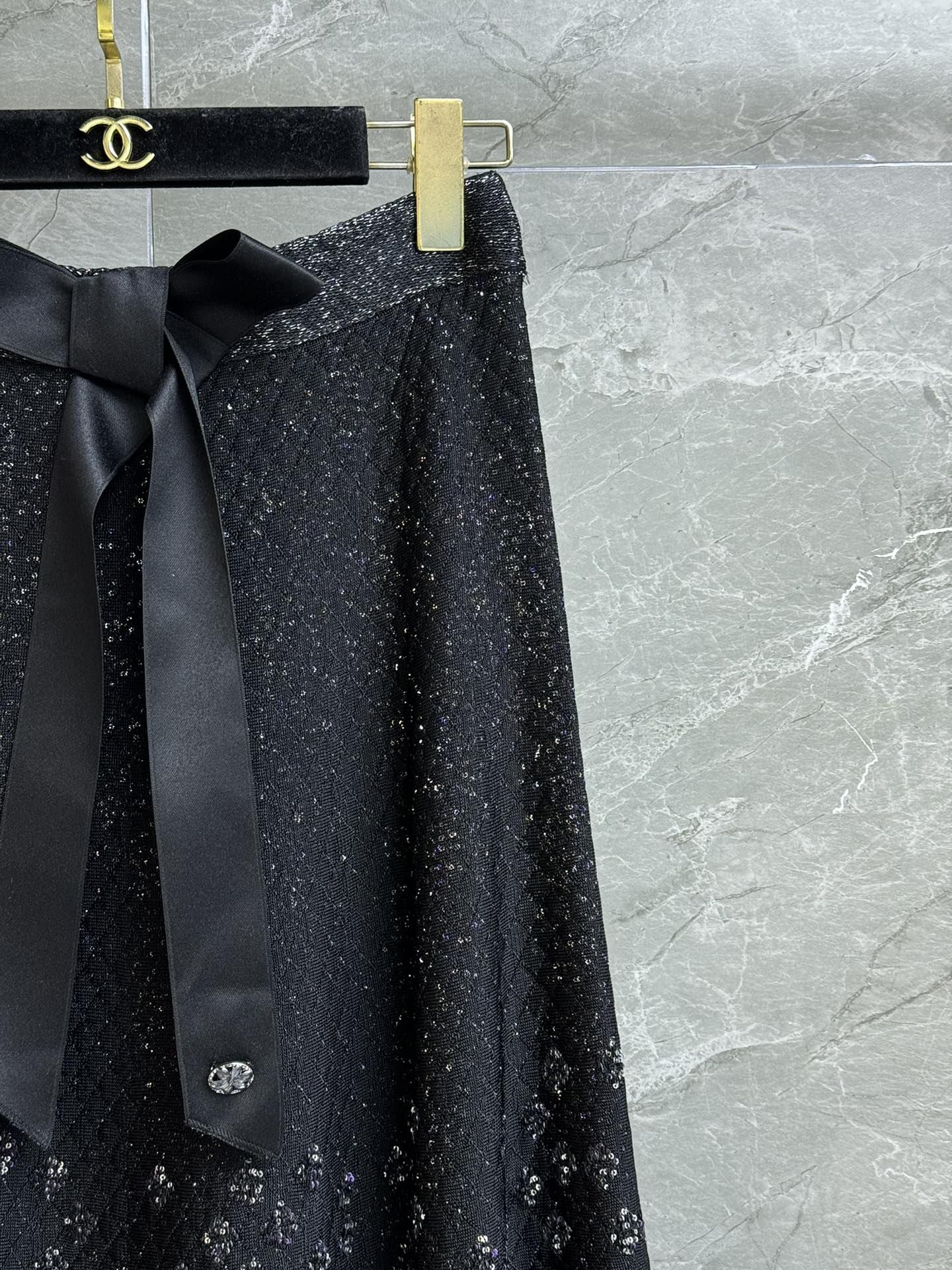 CHANE25SS bow sequin half skirt