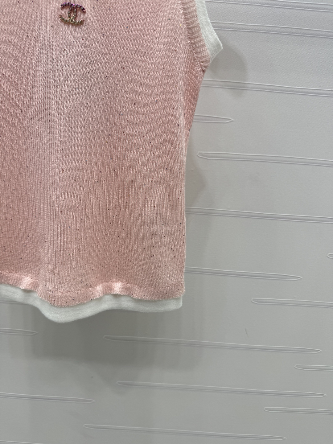 CHANE25SS Sequin Knit Vest
