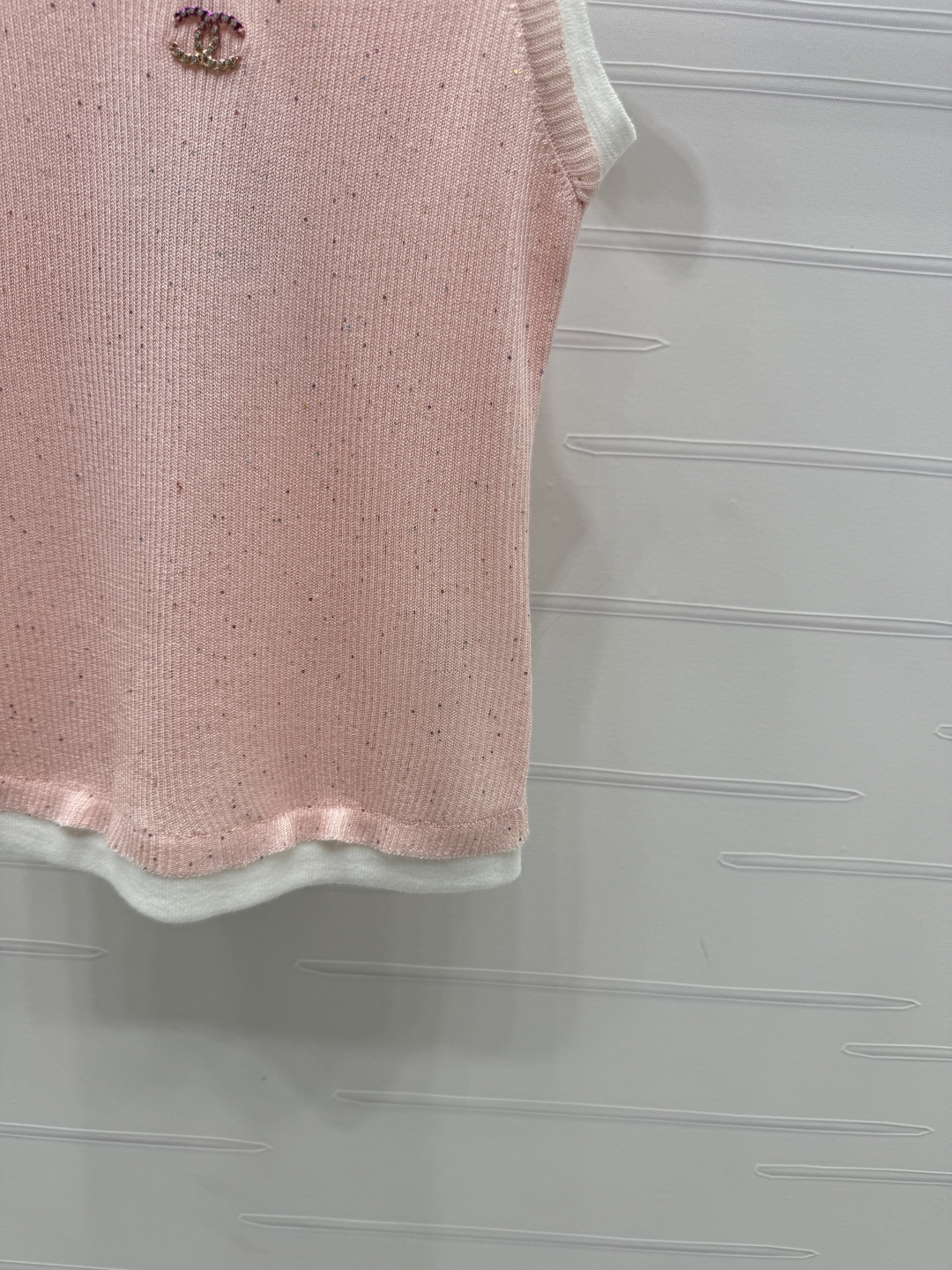 CHANE25SS Sequin Knit Vest