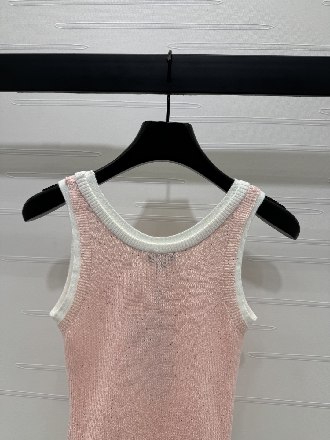 CHANE25SS Sequin Knit Vest
