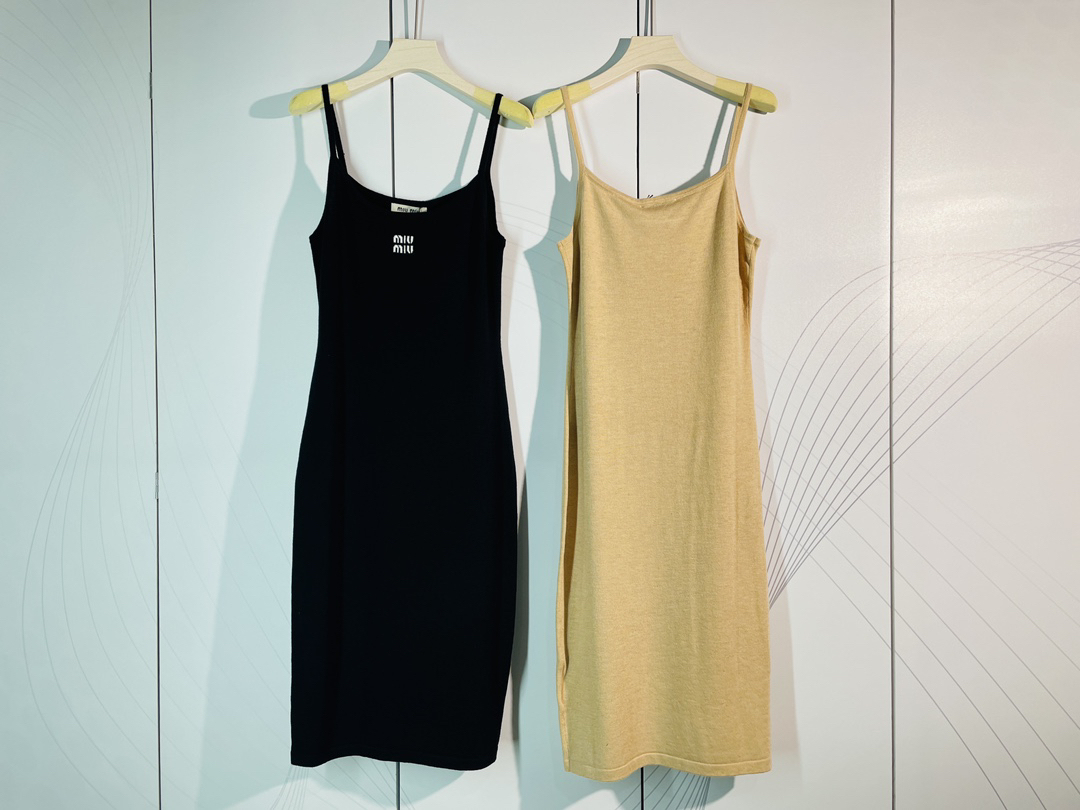 MIU25SS Slim and skinny halter dress