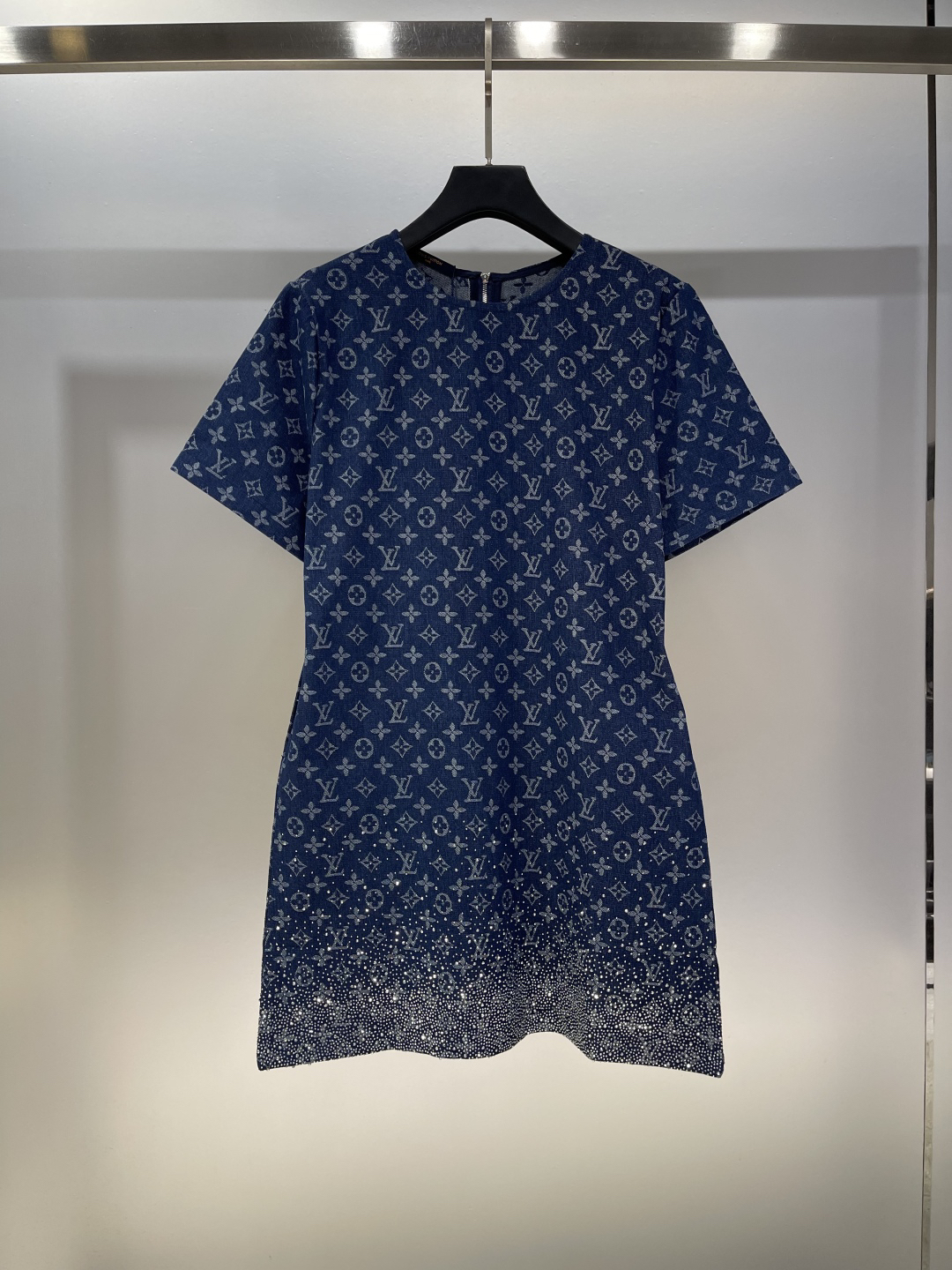 LU25SS Rhinestone Round Neck Short Sleeve Denim Dress