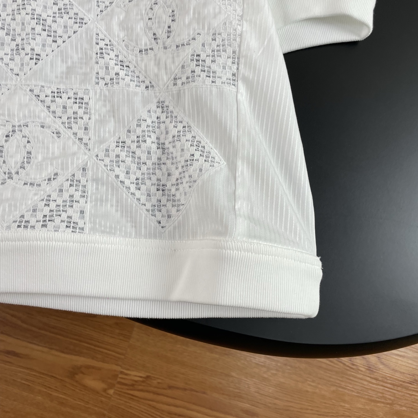 CHANE25SS Cutout Fabric Embroidery Short Sleeve Top