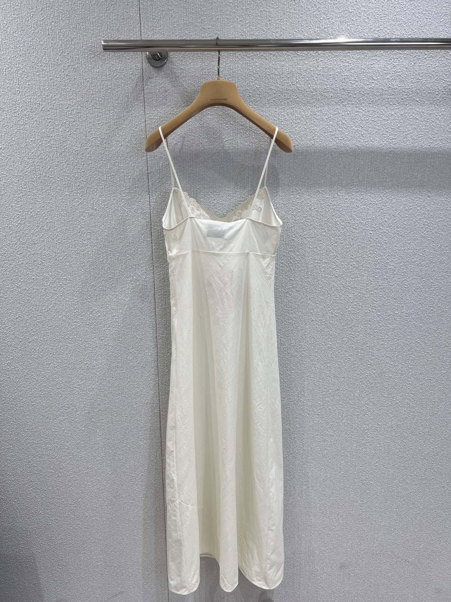 MIU25SS Ivory Embroidered Waist-Closing Long Halter Dress
