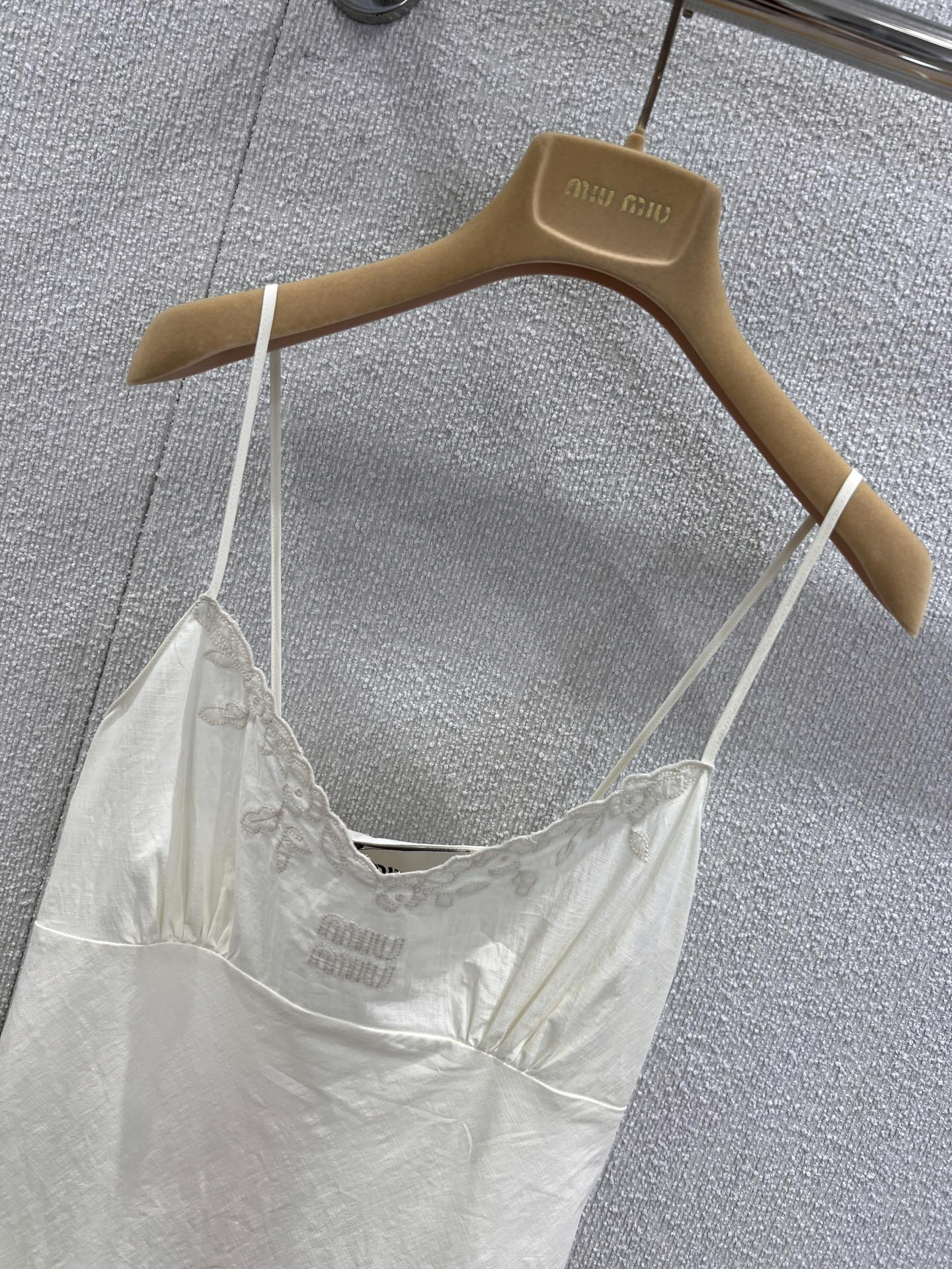 MIU25SS Ivory Embroidered Waist-Closing Long Halter Dress