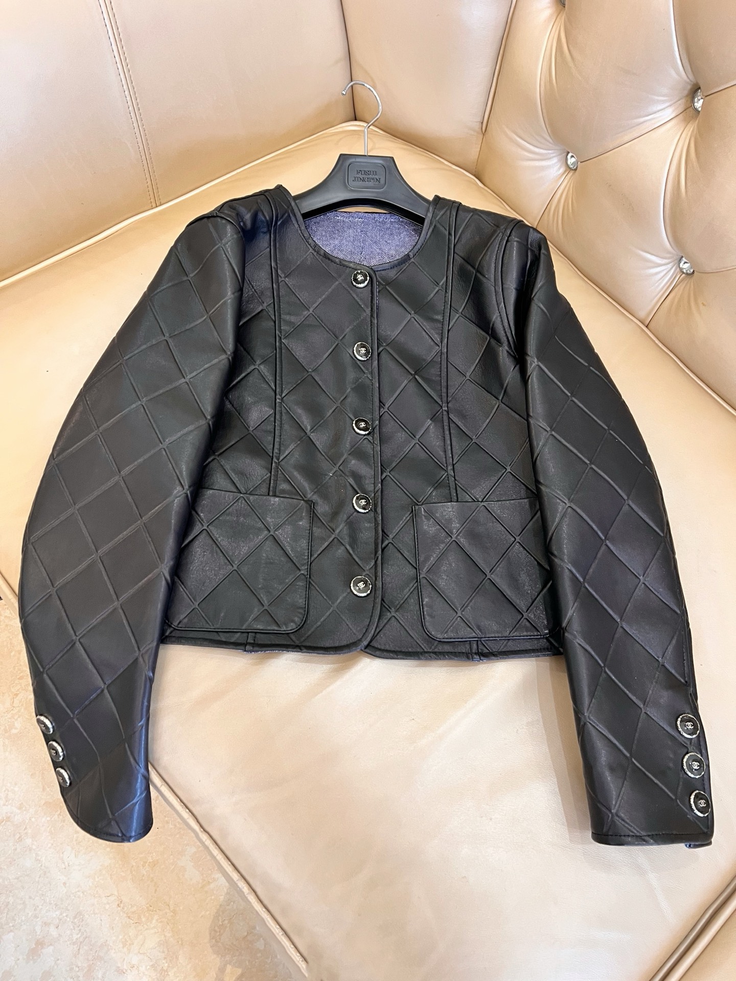 CHANE25SS diamond-print leather jacket