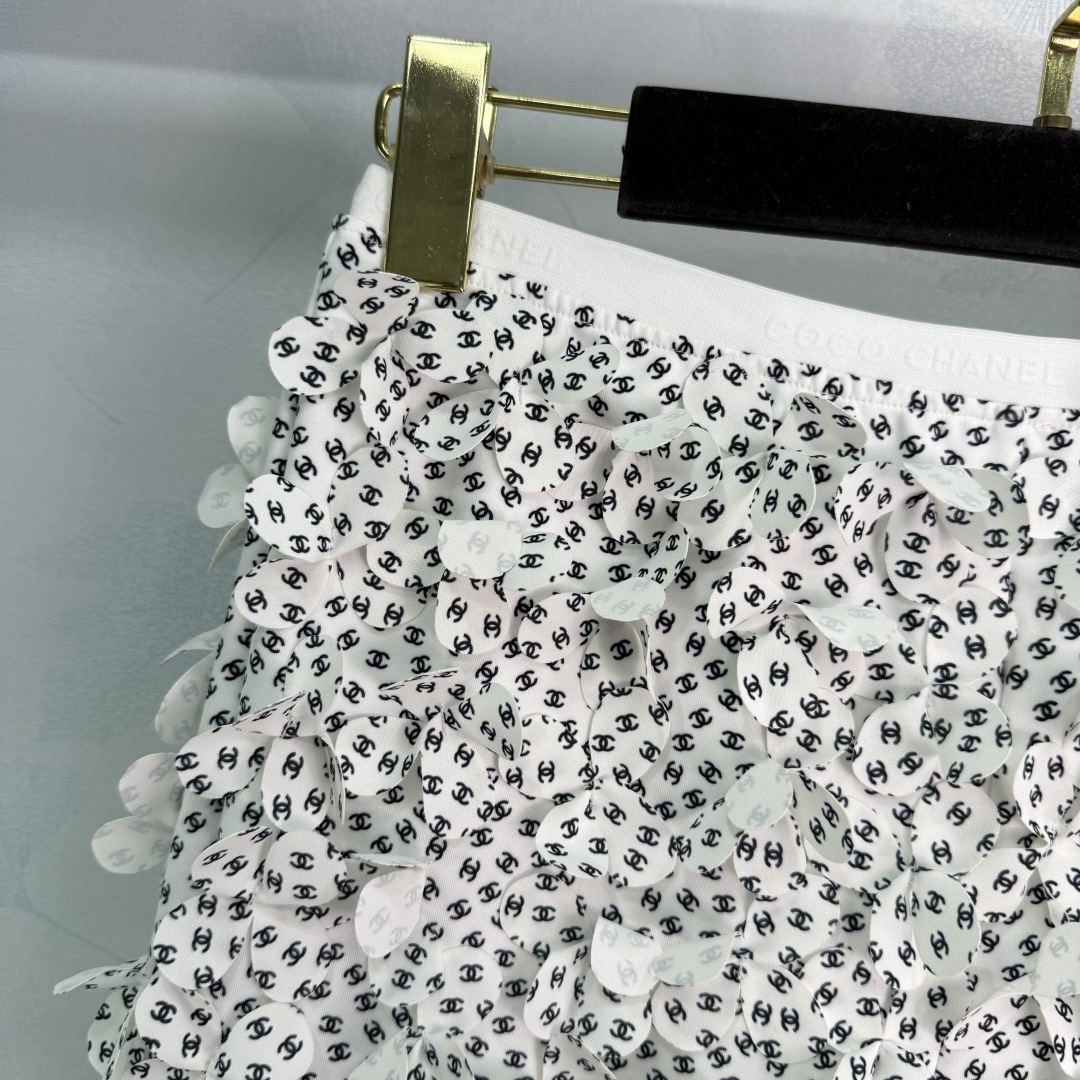 CHANE25SS Petal High Waist Shorts