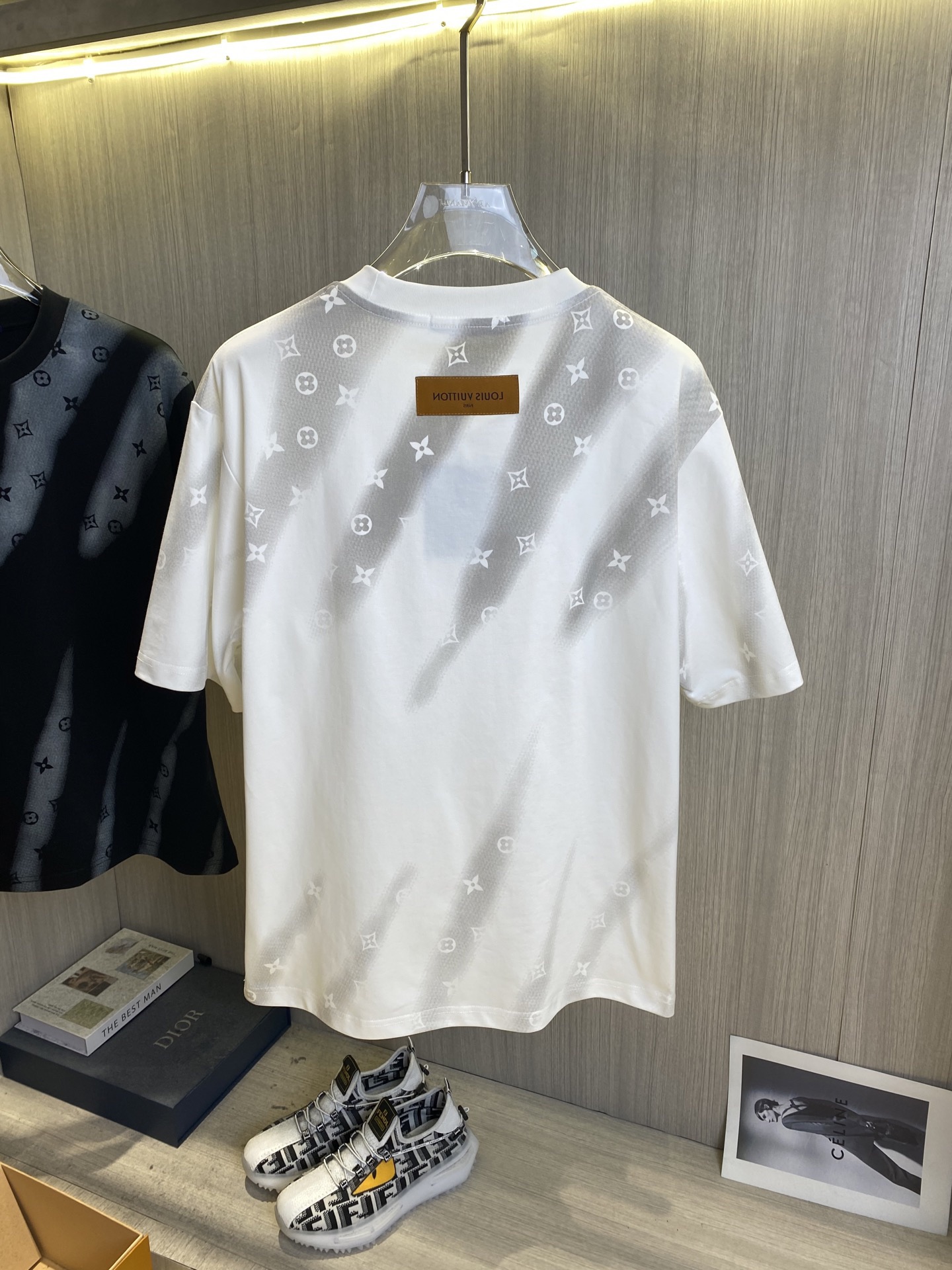 1V short-sleeved shirt