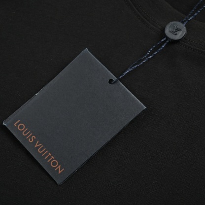 1V short-sleeved shirt