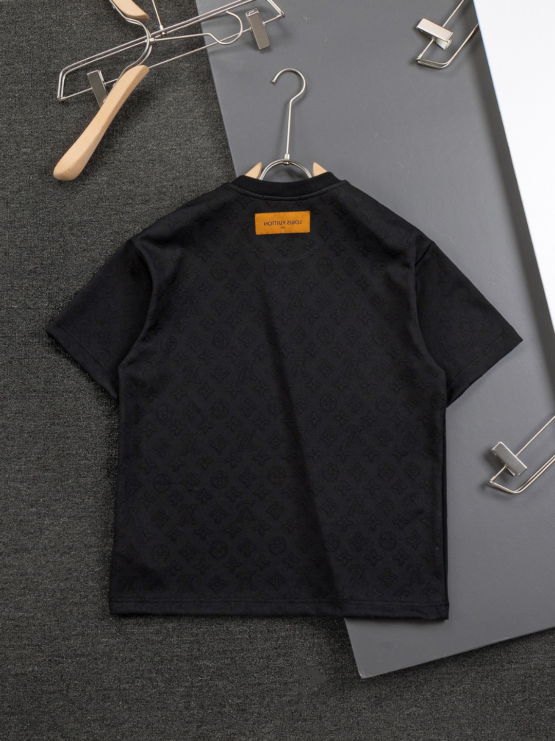 1V short-sleeved shirt