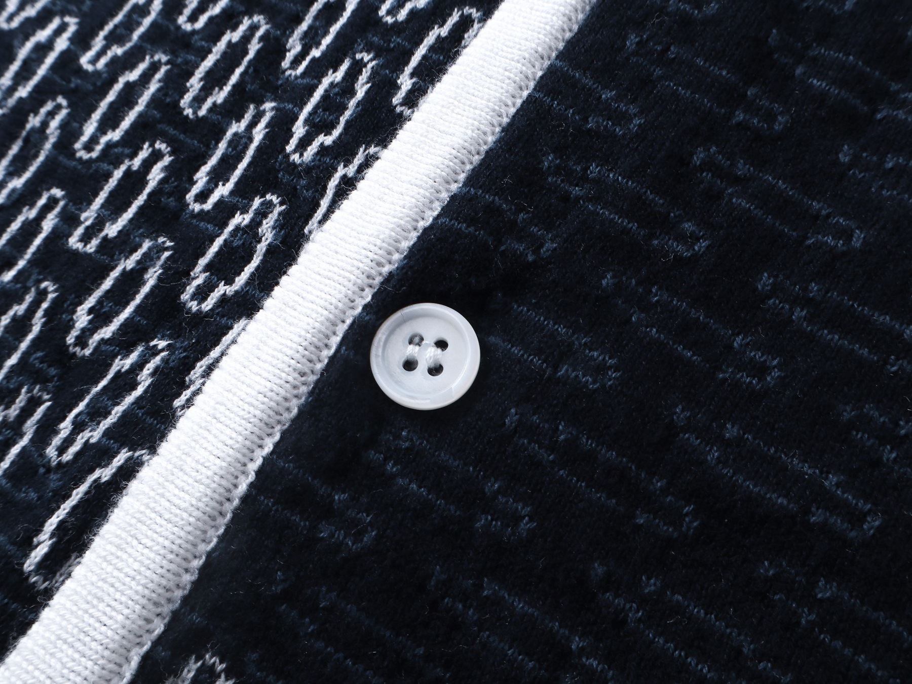 1V Blue grid knitted short sleeved shirt