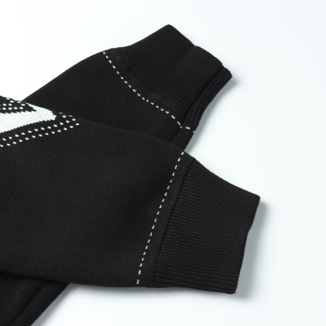 1V Knitted hooded zipper jacket