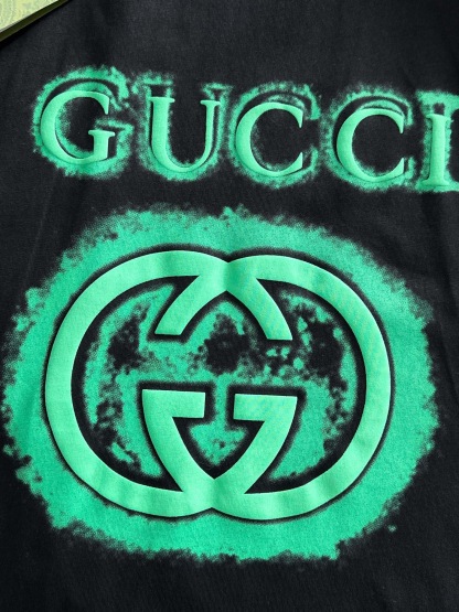GG Fluorescent Double C Large Logo Short sleeved T-shirt