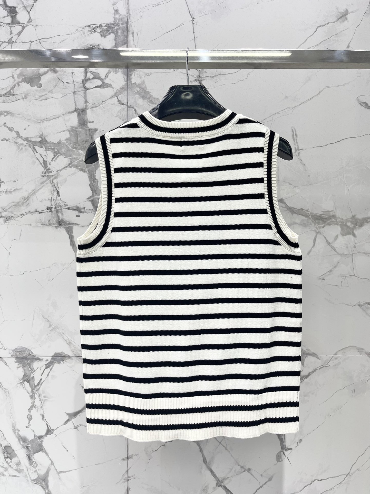 CLIN 25SS Tank tops