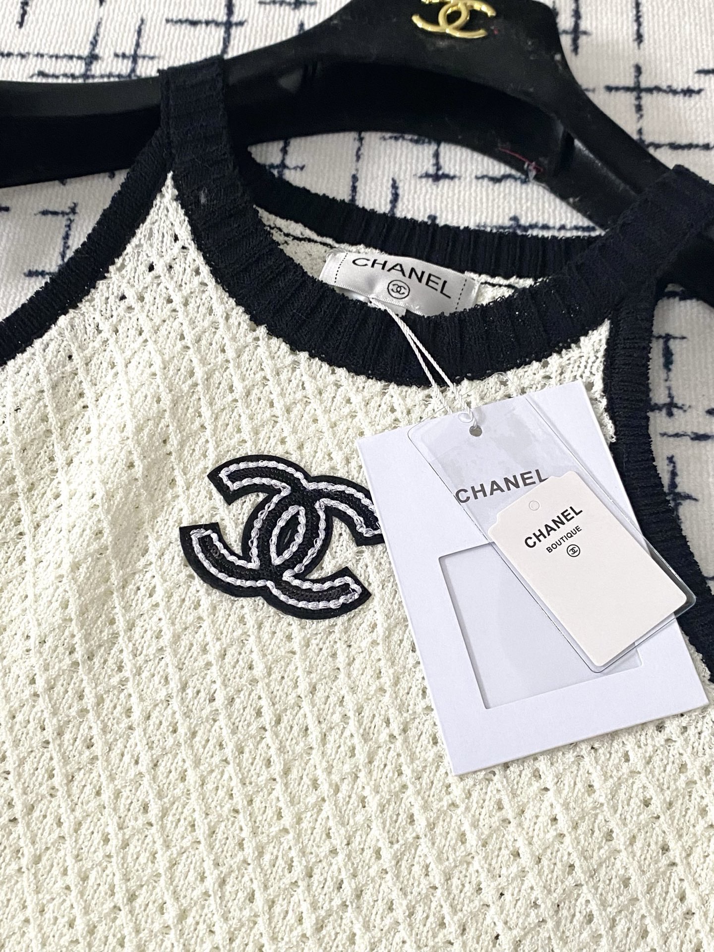 CHAN 25SS Hanging neck double C logo vest