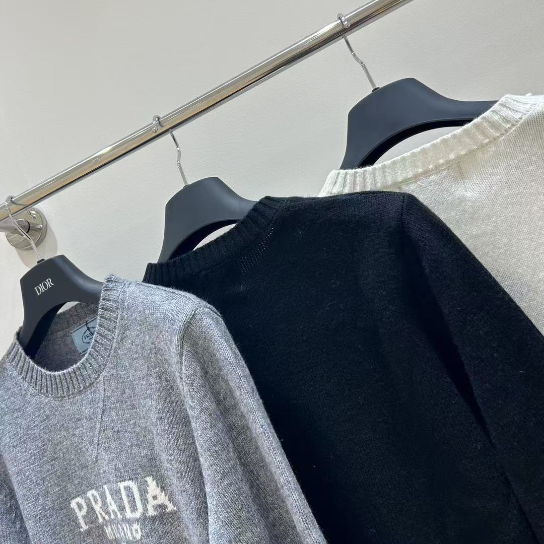 PRD Lettering Logo Pullover
