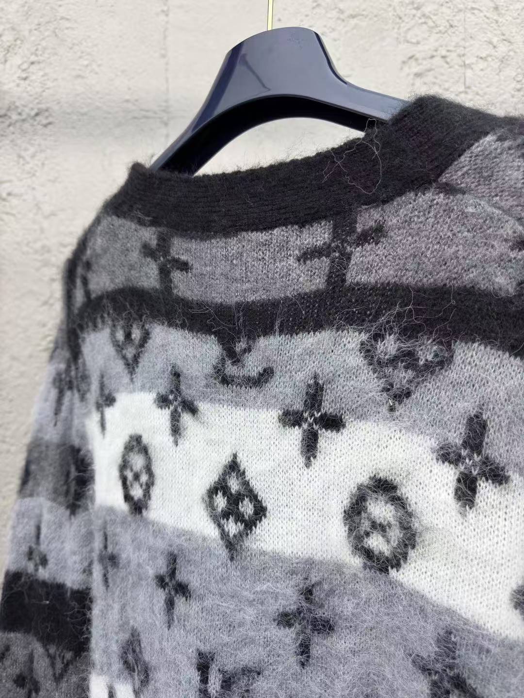 25SS 1VMohair cardigan