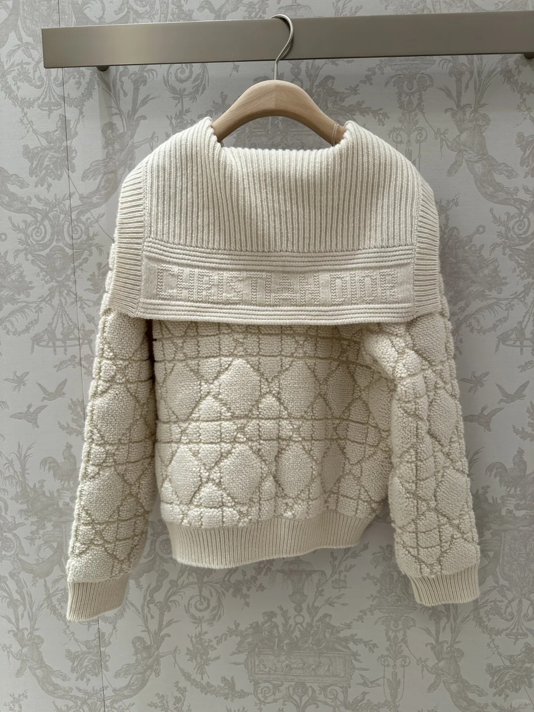 DIO White Rattan Check Navy Collar Cardigan