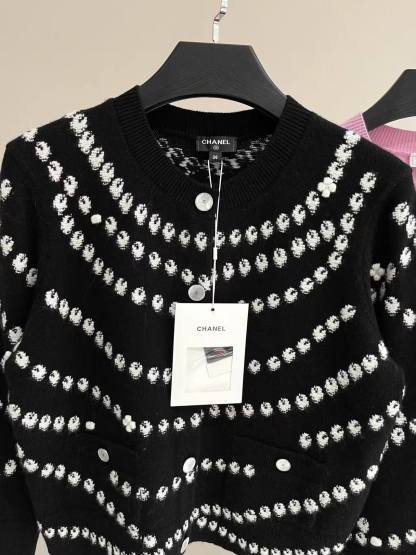 CC 25SS Pearl knitted cardigan