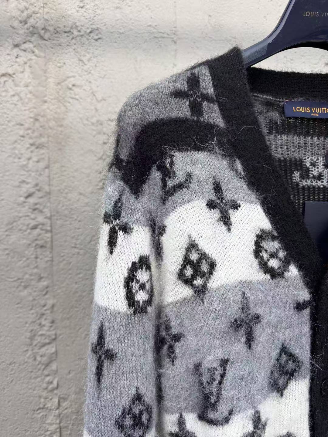 25SS 1VMohair cardigan