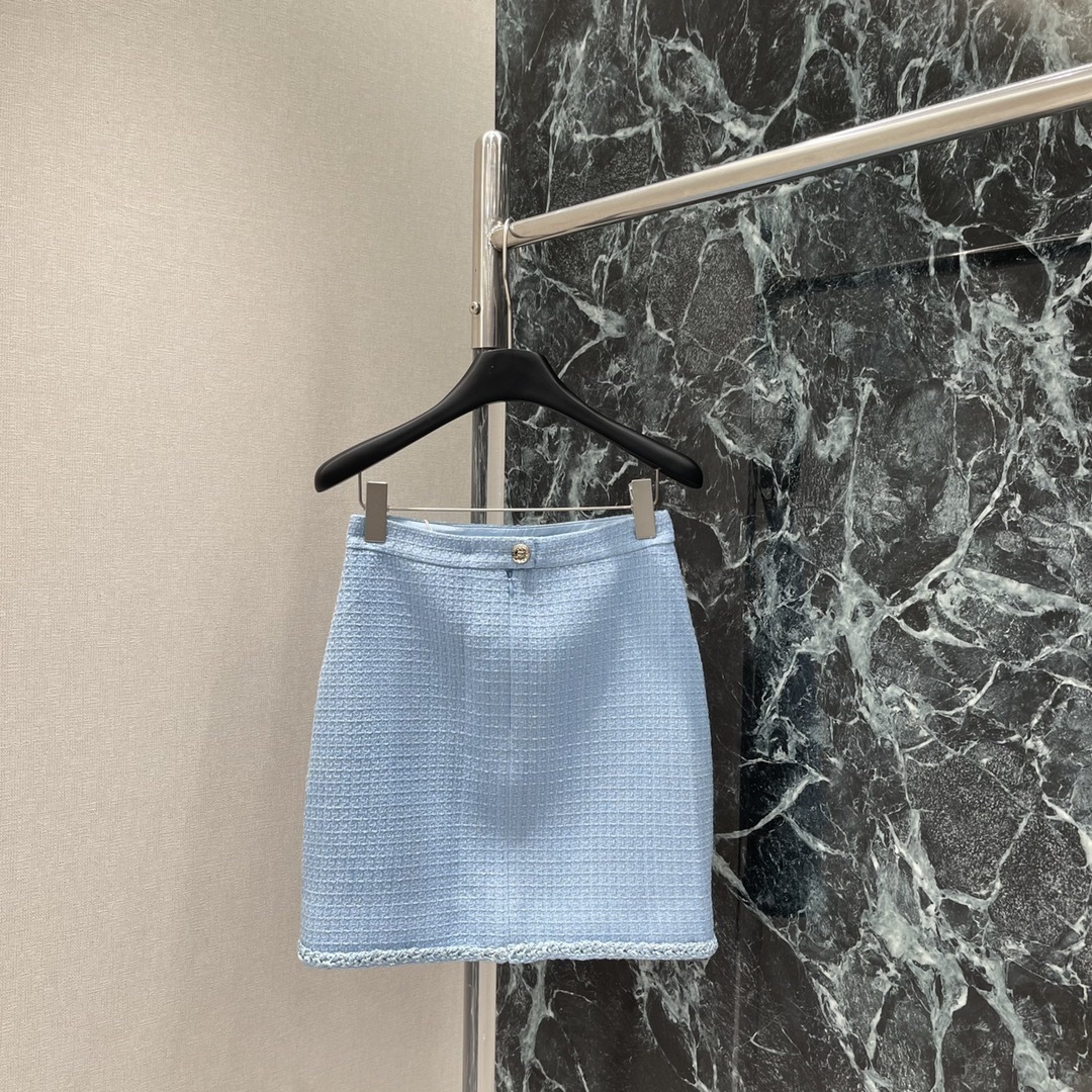 CC 25SS   Blue hemmed skirt