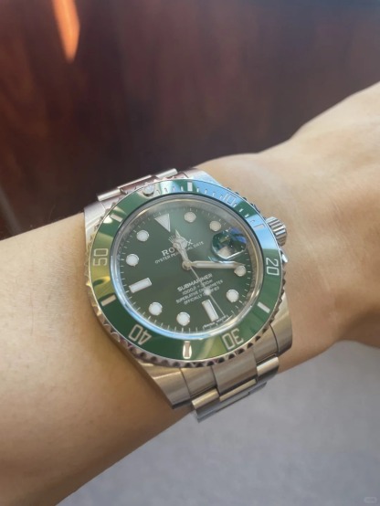 Submariner Date Hulk Oystersteel Men's Watch 116610LV-0002