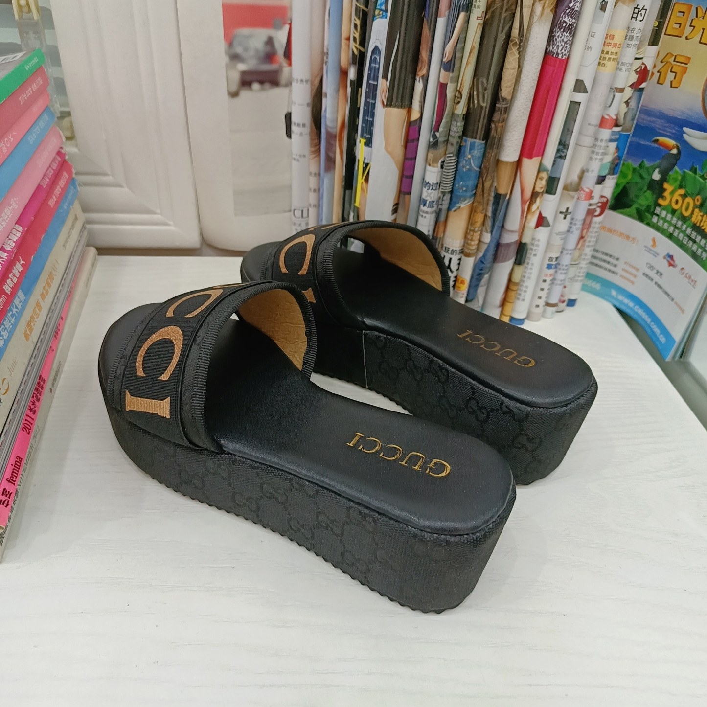 WOMEN'S PLATFORM SLIDE SANDAL